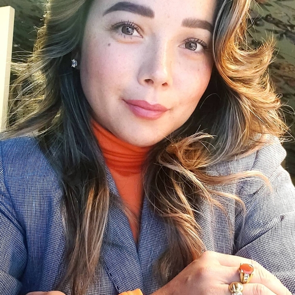 Meet your Posher, Leslie - Picture 7 of 15